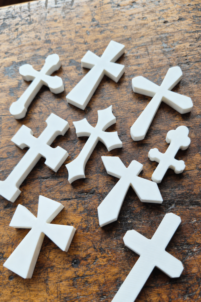Set 10 Croci Cristiane Calamitate Bianche – Stampa 3D semplice - Stampa 3D Cristiana | 3Dio.it